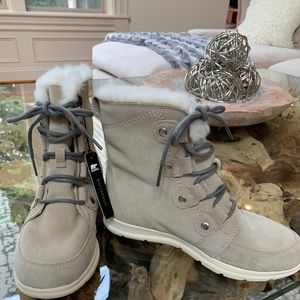 Sorel size 8 Explorer Joan Boots